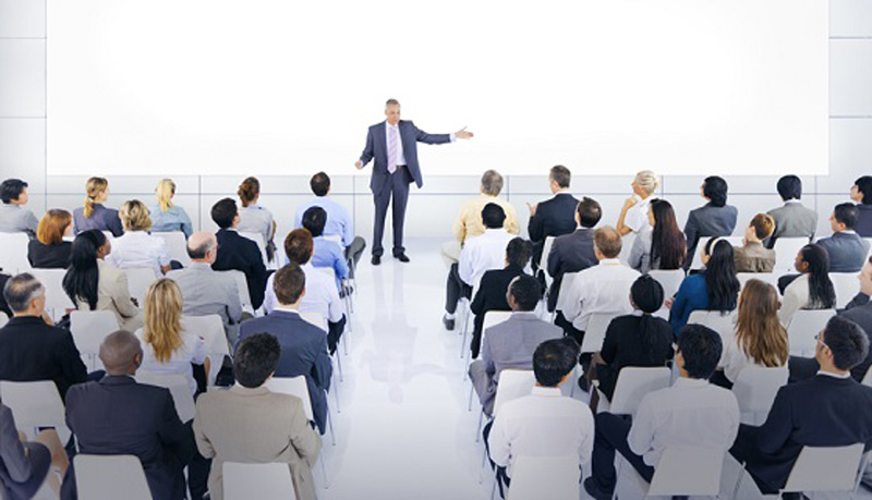  Áp dụng những bí quyết một cách kiên trì để nâng cao sự tự tin và kỹ năng nói trước đám đông 