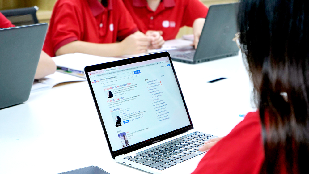 Học tiếng Trung trên nền tảng giáo dục trực tuyến SnetUni có nhiều ưu điểm vượt trội hơn so với lớp học truyền thống 